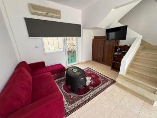 2BR Townhouse, Bath, backyard-822 - Sheikh Zayed - 0