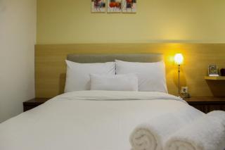 Modern 1BR with Sofa Bed at Cinere Bellevue Suites Apartment By Travelio - 9