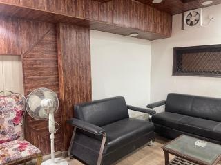 Premium Rooms Near Shooting Range - Faridabad - 9