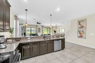 Unwind in Luxury at this Elegant Villa 6302 - Davenport - 5