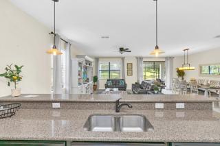 Unwind in Luxury at this Elegant Villa 6302 - Davenport - 3