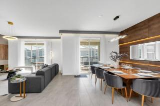 Chic Villa with 6 Bedrooms and Game Room 6300 - Loughman - 1