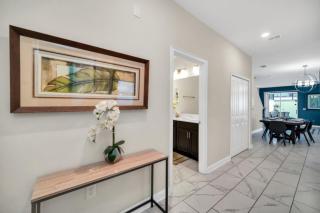 Stay in Style at This 5 BR Townhome 6304 - Davenport - 8