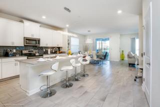 Modern 6 Bedroom Retreat 6305 - Davenport - 6