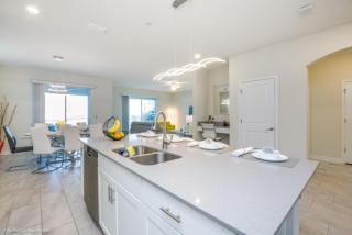 Modern 6 Bedroom Retreat 6305 - Davenport - 5