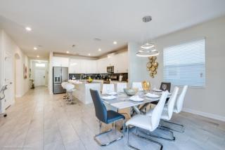 Modern 6 Bedroom Retreat 6305 - Davenport - 1