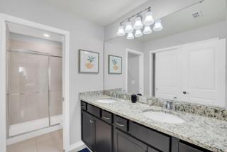Grand 5 Bedroom Villa in Prime Location 6315 - Davenport - 4