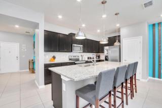 Grand 5 Bedroom Villa in Prime Location 6315 - Davenport - 3