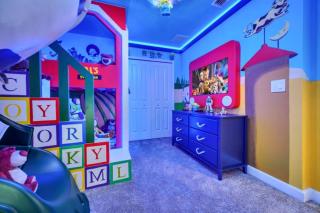 Family-Friendly Villa with 9 Bedrooms 6317 - 5