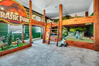 Family-Friendly Villa with 9 Bedrooms 6317 - 3