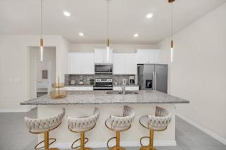 Modern Oasis: 7 Bedroom Villa near the Beach 6324 - 2