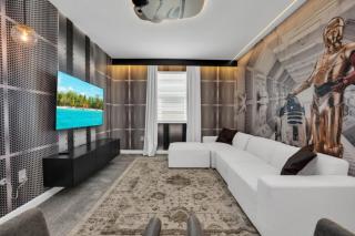 Elegant 6 Bedroom Oasis for Relaxation 6352 - 1