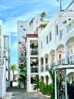 Maho Beach House - Premier 1-Bedroom, Oceanview Suite - Maho Reef - 7