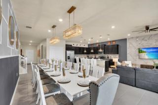 Modern 10 Bedroom Villa with Amenities 6358 - 9