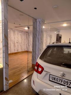 Room in BB - Nestled in New Delhis Mahipalpur district - New Delhi - 5