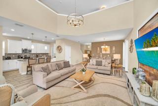 Modern Villa with Game Room Theater 6334 - 1