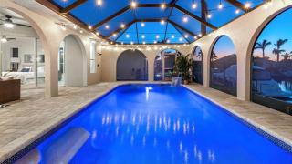 Orlando Villa 5871: Waterfront Retreat with Pool - Punta Gorda - 0
