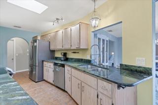Charlotte County Villa 5875: Relaxing Pool Getaway - Yonkers - 5