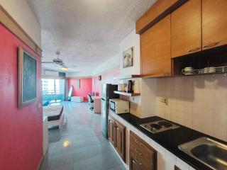 Markland Condominium Beach front Pattaya - 3