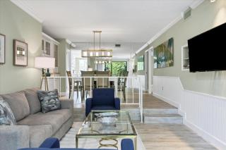 Beachside Bliss: Sarasota County Condo 1006 Awaits - 9