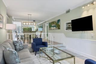 Beachside Bliss: Sarasota County Condo 1006 Awaits - 4