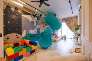 KL No1 Kids Slides w Climbing Wall Kids Friendly - 9