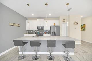 Rent Orlando Villa 6235: Perfect Luxury Villa by Disney - Kissimmee - 2