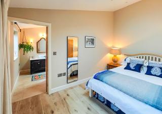 Peel Hall Retreat - Ashton - 8