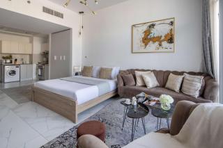 Frank Porter - Millennium Binghatti Residences - 6