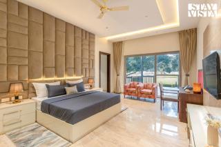 StayVista at Villa Solace with Lawn - 7