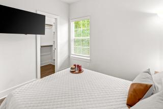Stylish 2BR Home Near University of Arkansas - Fayetteville - 8