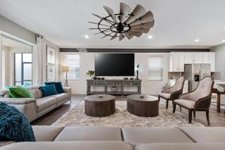 The Ultimate Mansion with Private Pool on Solara Resort Orlando Mansion 5300 - 5