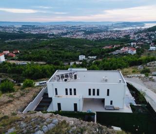 Moderna villa "Split na dlanu" s grijanim bazenom - Klis - 4