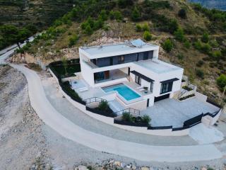 Moderna villa "Split na dlanu" s grijanim bazenom - Klis - 9