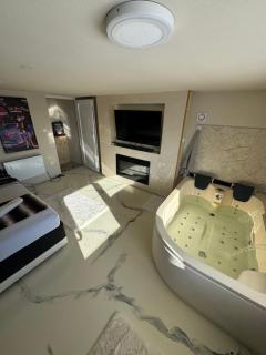 BoomBoom Room - Cazin - 7
