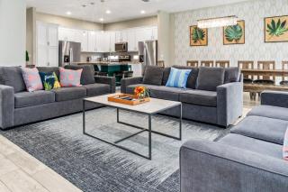 Exclusive Mansion with Large Private Pool on Solterra Resort Orlando Mansion 5719 - 7