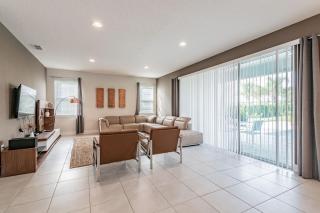 Rent the Perfect 5 Bedroom Villa Encore Resort Villa 6416 - 5