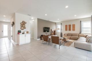 Rent the Perfect 5 Bedroom Villa Encore Resort Villa 6416 - 3