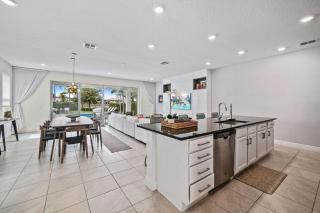 Chic and Stylish 4 Bedroom Haven in Reunion Resort - Kissimmee - 2