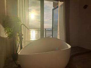Seabreeze - - 9