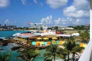 Maho Beach House Studio with Oceanview, 4th Floor - Maho Reef - 1