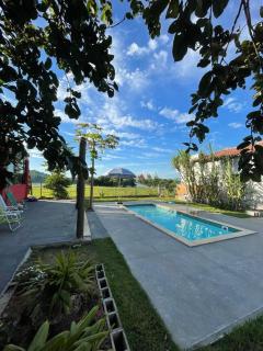 Casa com Piscina na Represa de Carlópolis - Carlópolis - 3