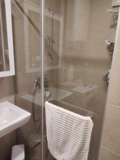 Room in a nice sunny apartment - 3