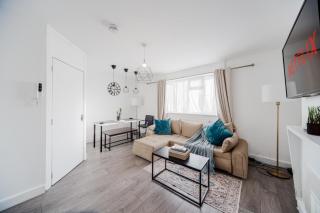 3 Bedroom Flat in Greater London - Londra - 0