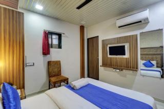 Hotel Blue Saphire Terminal 2 - 4