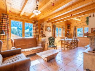 Chalet lumineux proche pistes : garage, Wi-Fi, 8-9 pers, 3*** - FR-1-304-248 - La Clusaz - 0