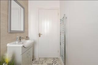 Spacious 2 Bed Flat Close To Beach - Weston-super-Mare - 2