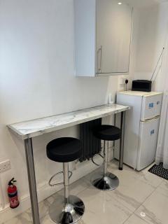 Garden Lodge - Aveley - 6
