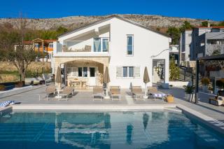 Villa Magnolia with heated Pool and Jacuzzi, near sea - Tugare - 6
