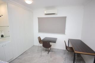 Entire Holiday Apartment - Westcourt - 6